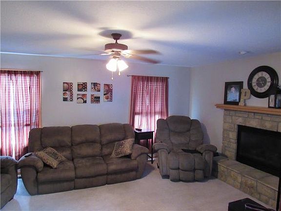 3rd image of 1734 Osage Dr