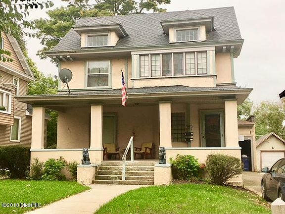 2nd image of 617 Prospect Ave SE