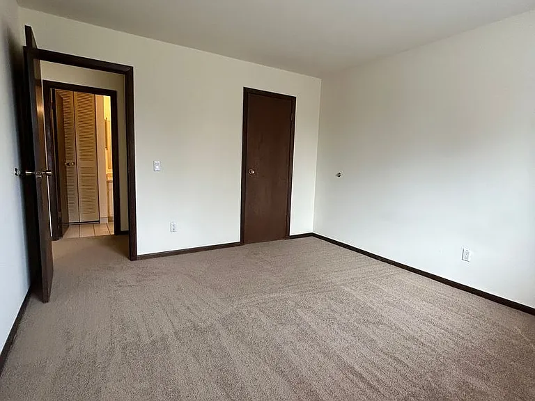 2233 Wyoming Ave — Photo 9