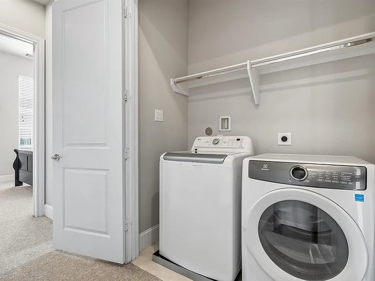 9614 Riddlewood Ln — Photo 17