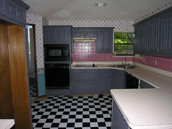 4th image of 1211 Meadow Creek Dr