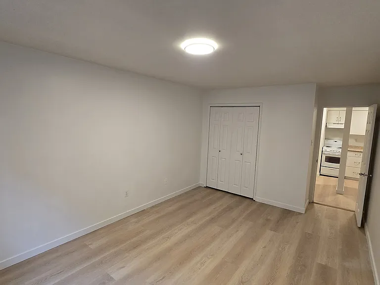 1215 Saint Georges Ave #105 — Photo 2