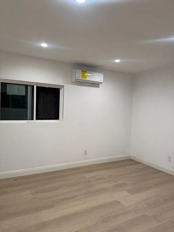Studio, 1.0 bath, 370 sqft, $1,650 — Photo 4