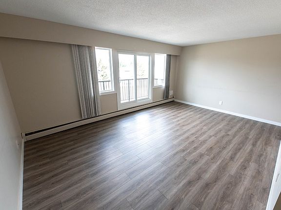 4th image of 920 Ahbau St #255