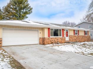 1819 Valencia Pl, Pekin, IL