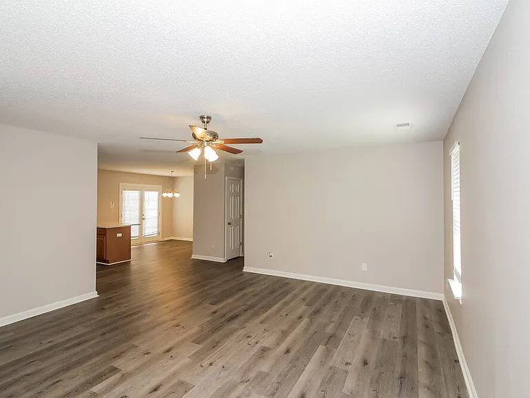 9961 Fox Run Dr — Photo 3