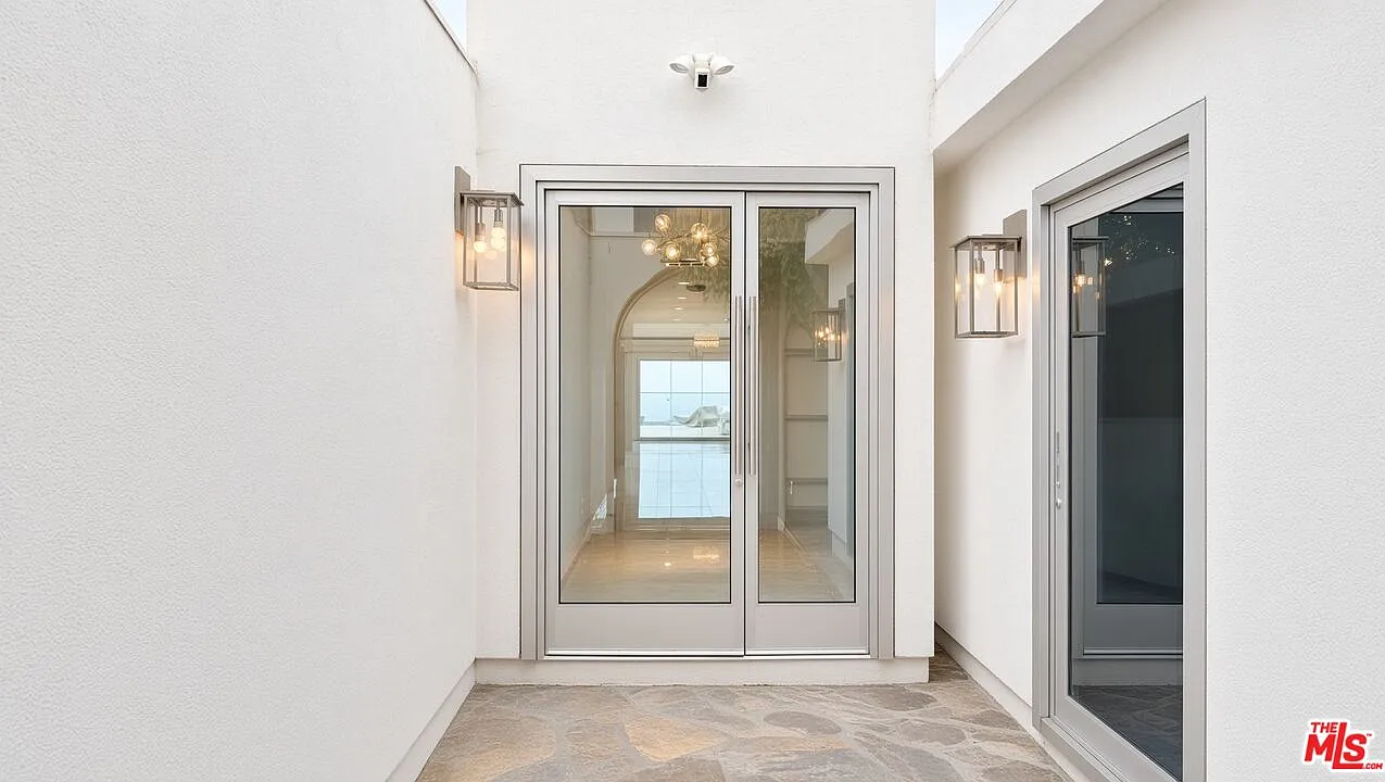 3 bed, 3.5 bath, 2546 sqft, $20,000 — Photo 4