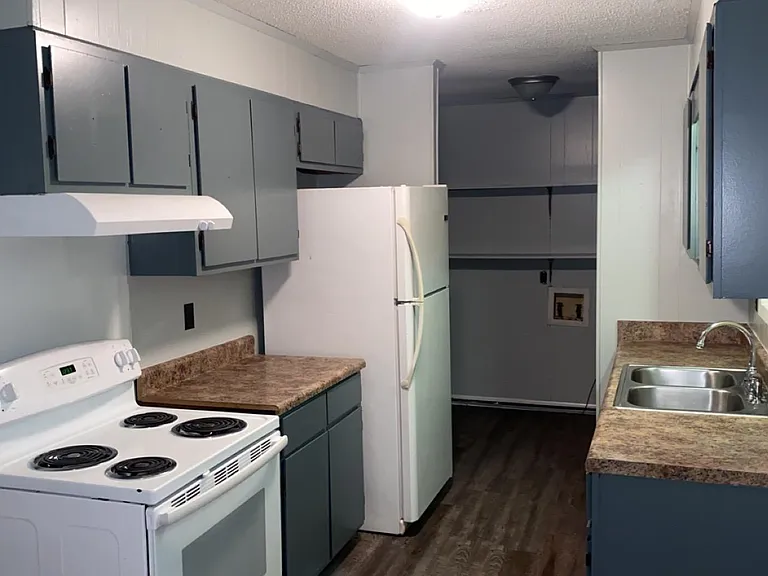 137 W Garrison Dr — Photo 5