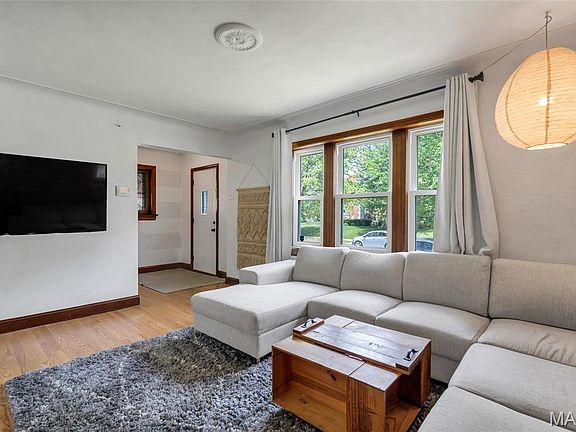 5th image of 6034 Mardel Ave