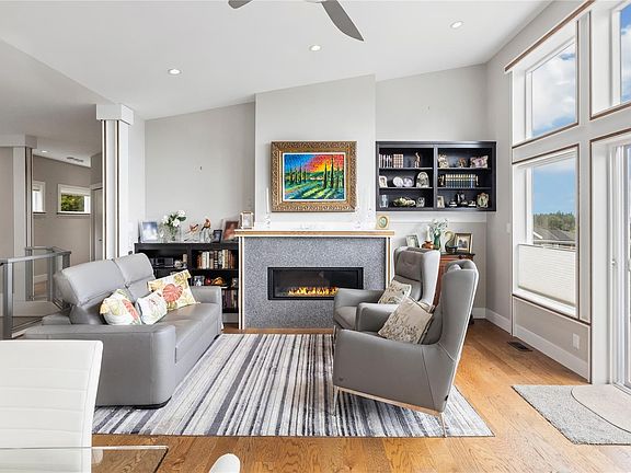 5th image of 1584 Adelaide St Lot 9
