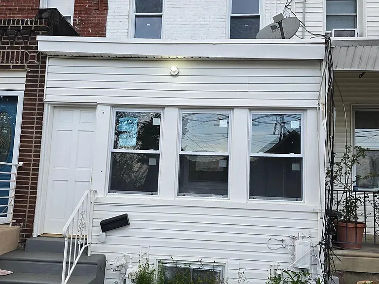 211 Spruce St — Photo 1
