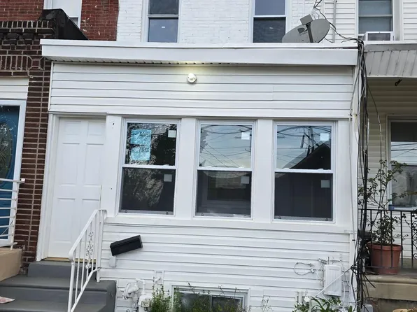 211 Spruce St, Darby, PA 19023