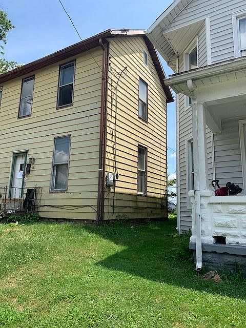 2nd image of 140 Fox Ave