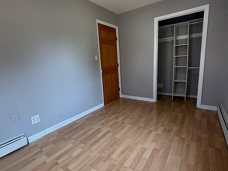 68 Seymour Ave — Photo 15