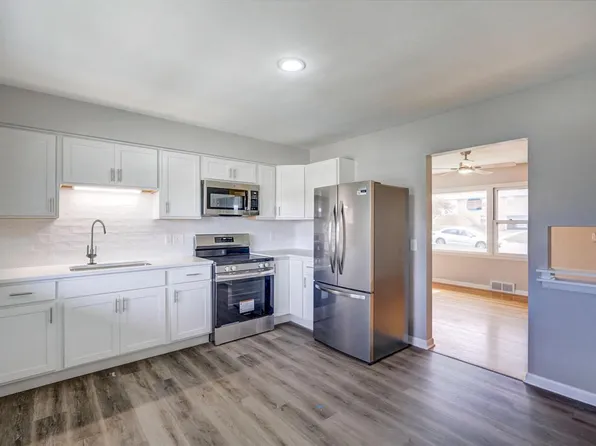 109 Ridge Dr #111, Mount Horeb, WI 53572