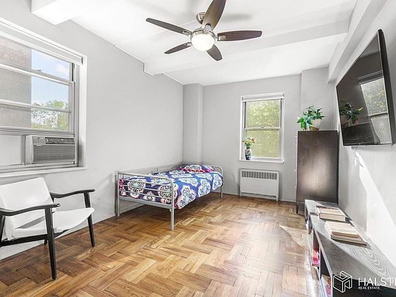 5th image of 530 Grand St APT E4a