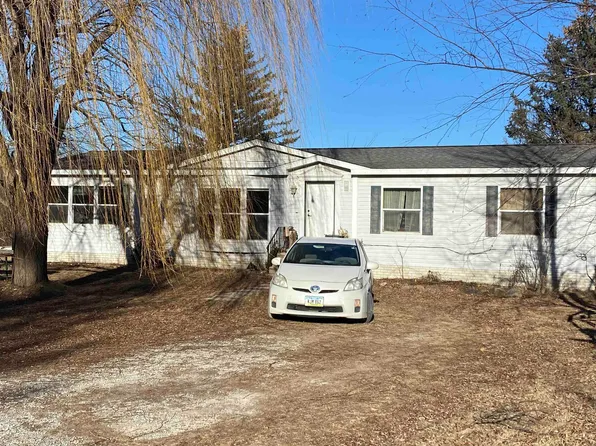 3000 S Old Mill Rd, Decorah, IA 52101