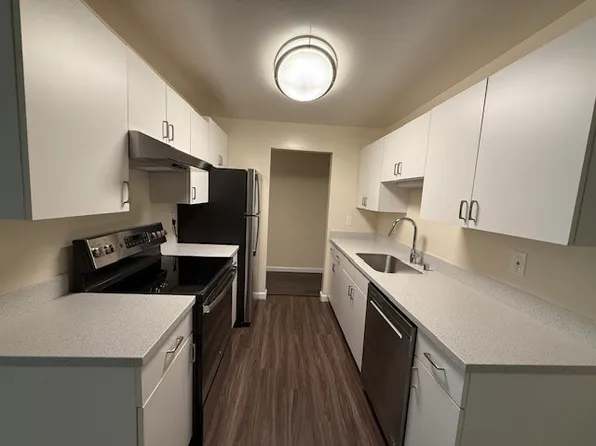 800 Elm St #207, San Carlos, CA 94070