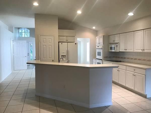 2nd image of 4622 Whispering Park Ln