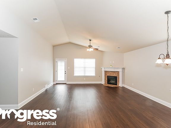 2nd image of 3224 N Hartland