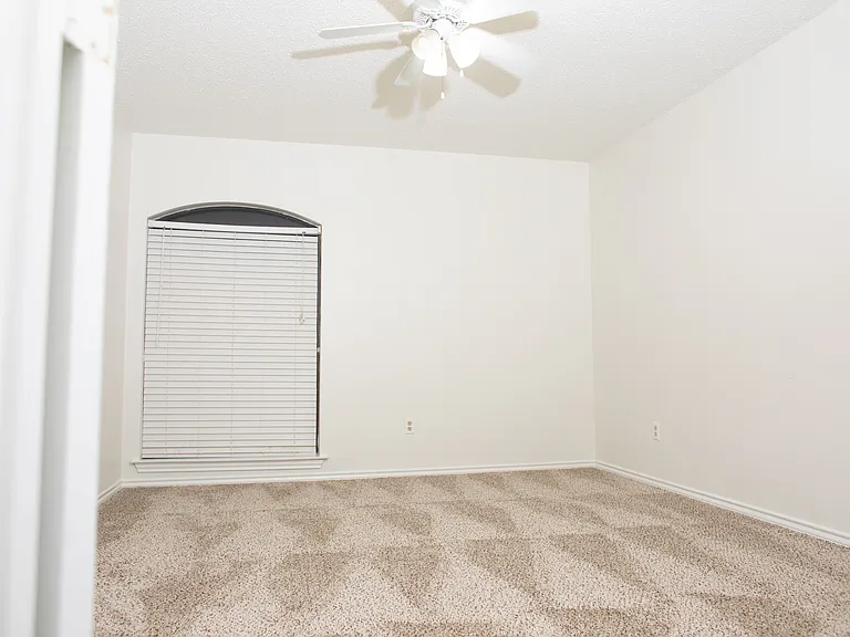 7960 Williams Ave — Photo 9