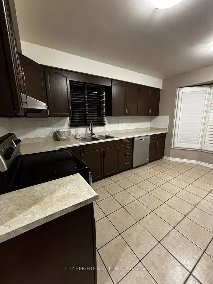 3 bed, $2,850 — Photo 4