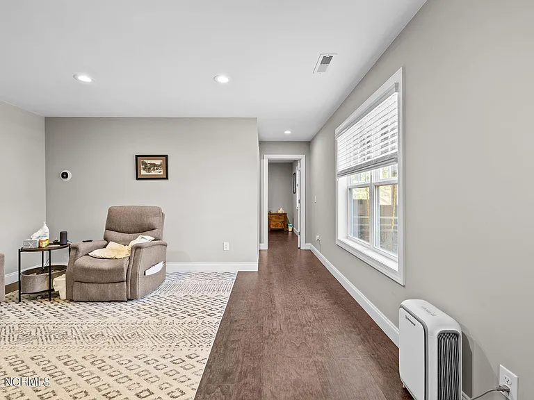182 Lakeview Dr — Photo 60