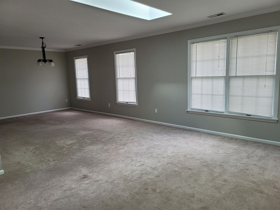 2nd image of 412 Ferncrest Ct