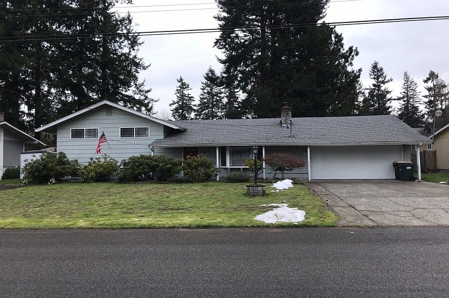 1st image of 1322 Neil St NE