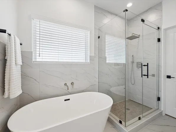 5617 Camino Encantado Dr, Houston, TX 77091