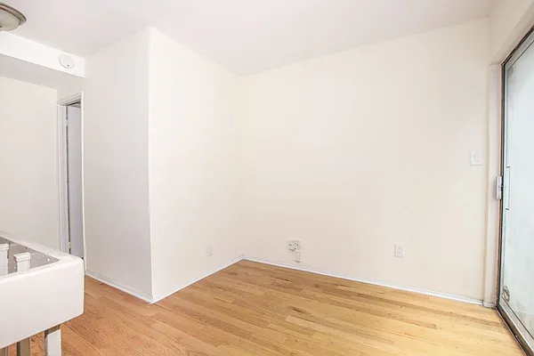 Rented by Avenues Real Estate | media 6