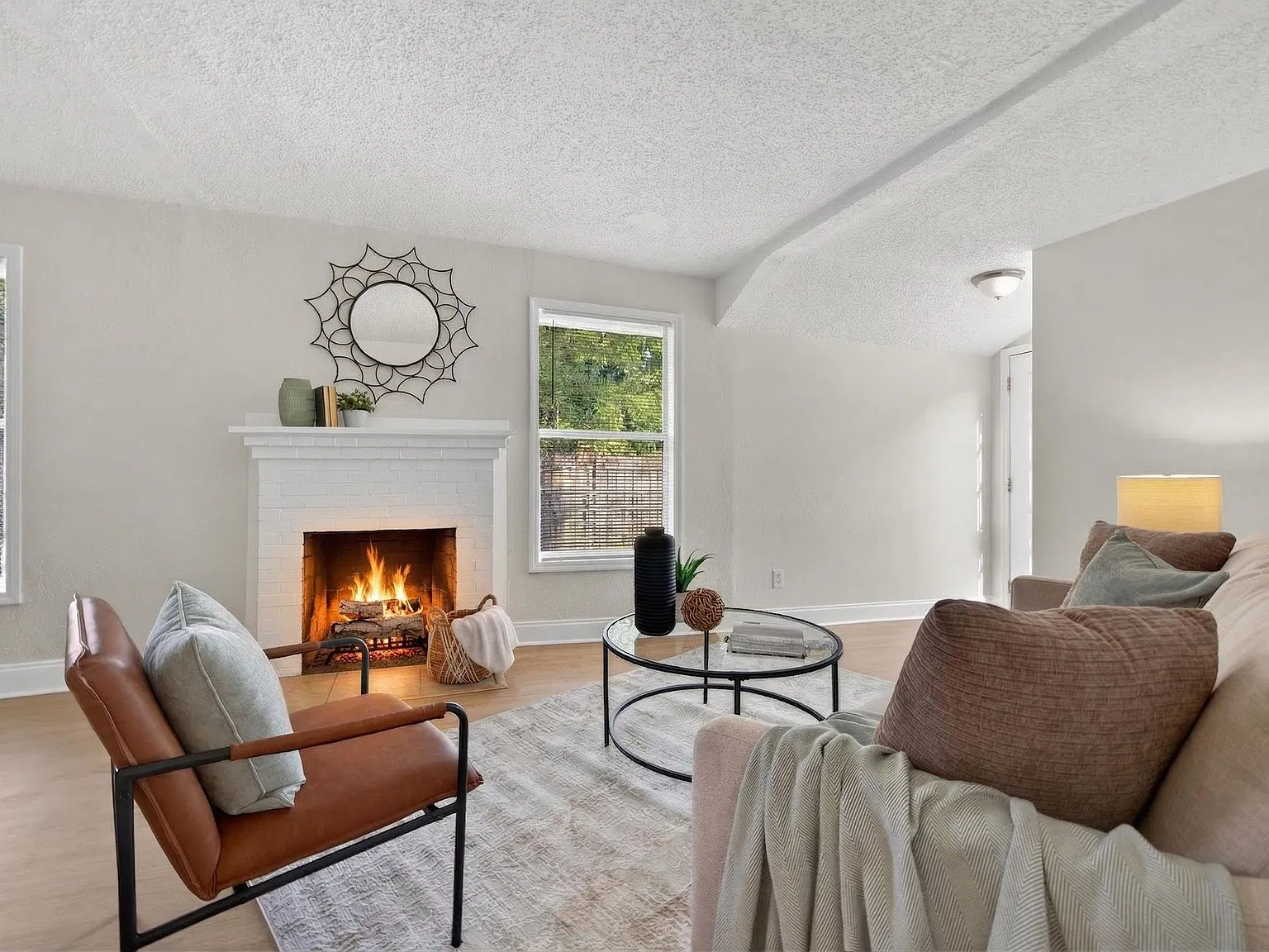 2 bed, 784 sqft, $2,190 — Photo 4