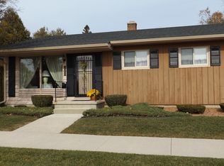 3204 Dale St, Manitowoc, WI 54220