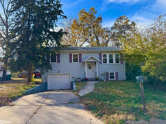 2nd image of 906 N 9th St