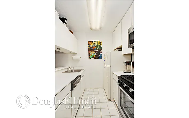 Rented by Douglas Elliman | media 13