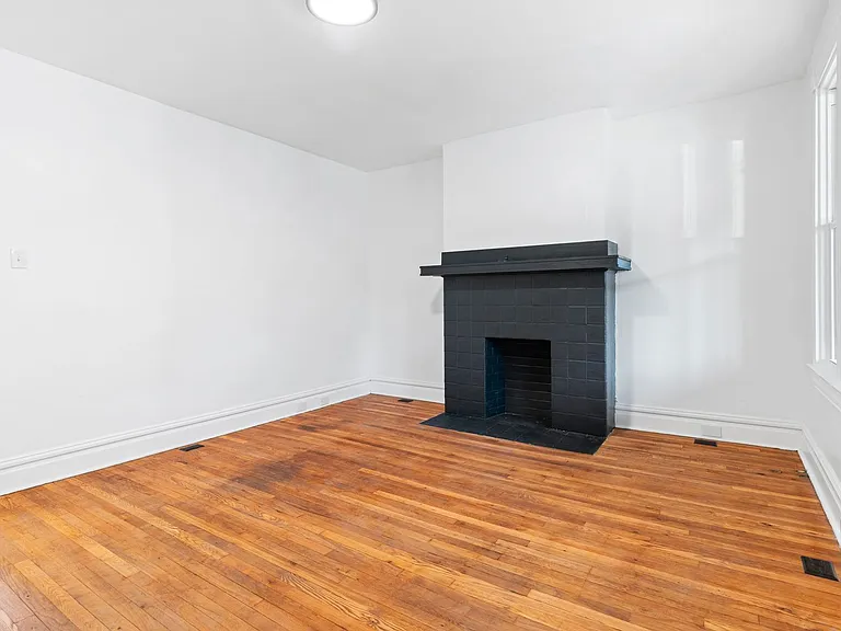 605 E 19th Ave — Photo 4