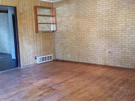 2nd image of 1217 Shadow Ln APT A