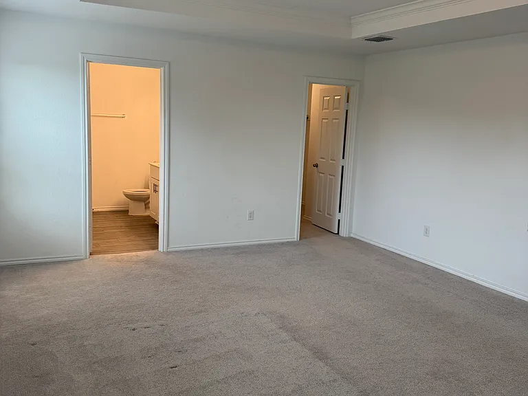 528 Lake Erie Dr — Photo 24