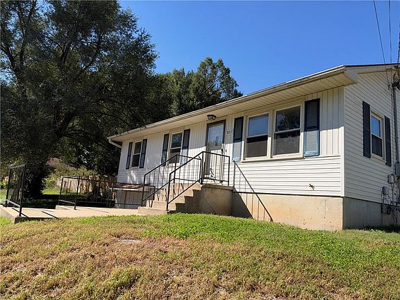 2nd image of 807 S 23rd Ter