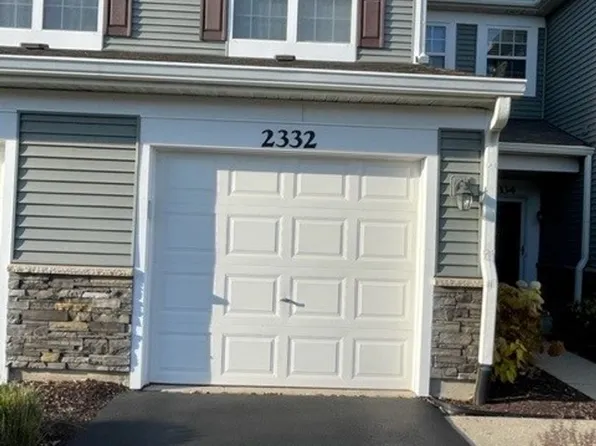 2332 Overlook Ct, Naperville, IL 60563