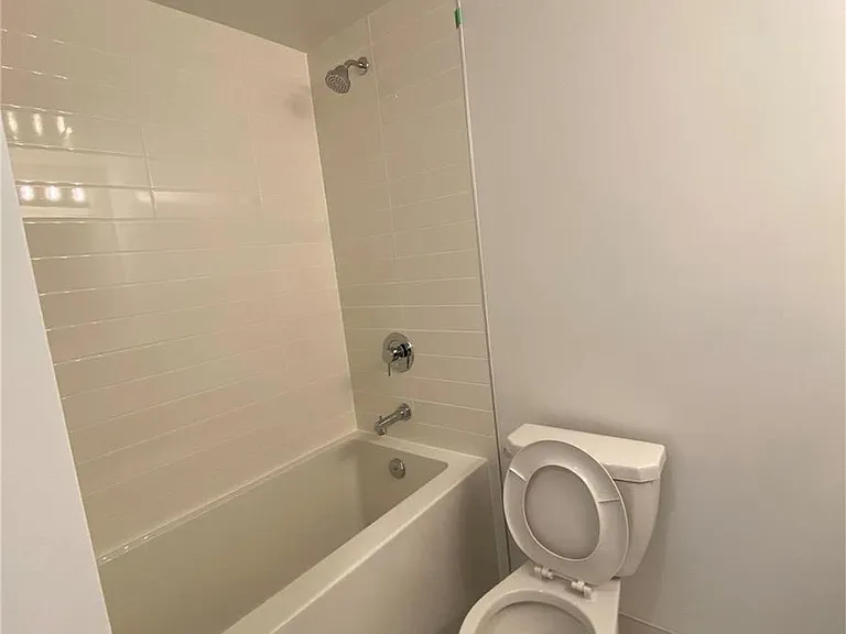 159 Wellesley St E #3404 — Photo 6