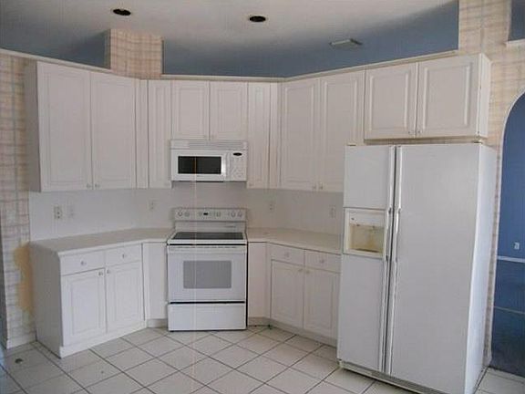 3rd image of 8450 NW 45th Mnr