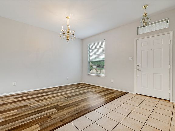 3rd image of 2800 Scott Pl
