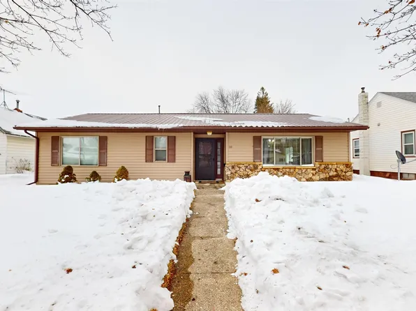 138 S Main St, Holstein, IA 51025