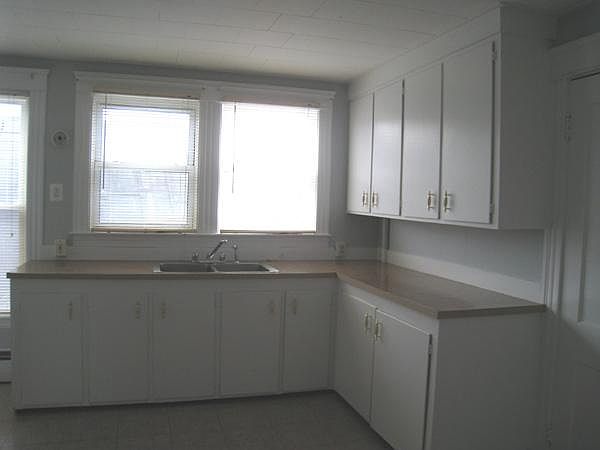 Eat-in Kitchen