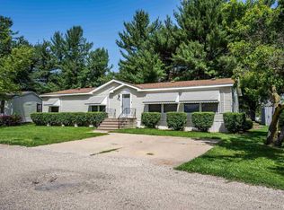 701 W Fischer Rd #230, Creve Coeur, IL 61610