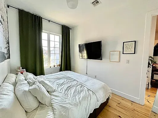 Rented by Nooklyn NYC LLC | media 30