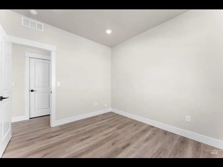 152 S Koyukuk Ln — Photo 5