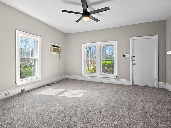 5th image of 250 Forbes Ave