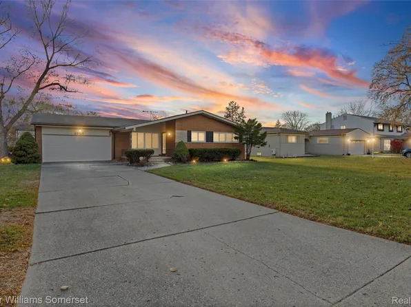 25425 Catalina St, Southfield, MI 48075